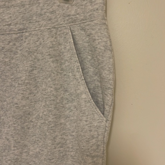 Victoria Secret PINK Soft
Everyday Jogger - Picture 5 of 10